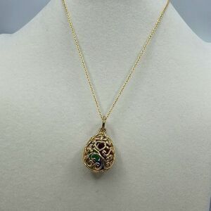 Vintage teardrop gold plated 18” chain teardrop ornate filled with color.